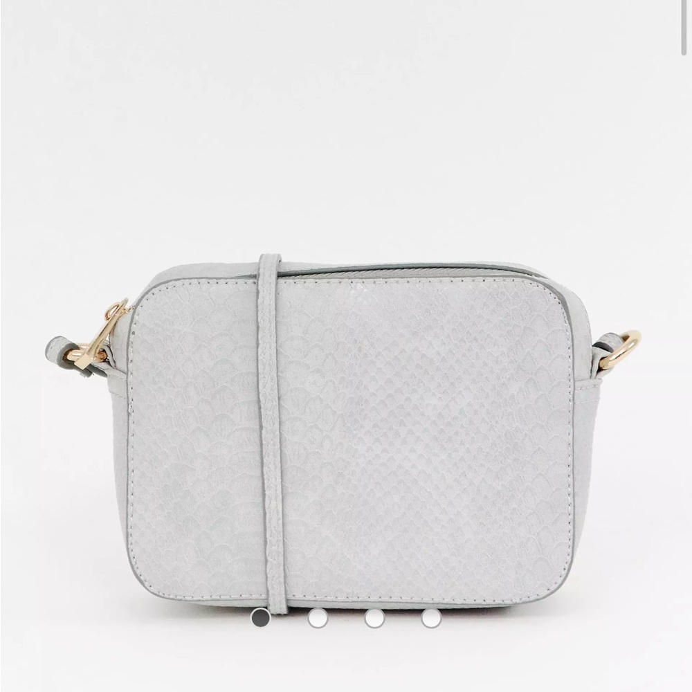 ASOS SNAKE EFFECT CROSSBODY PURSE. Light grey.